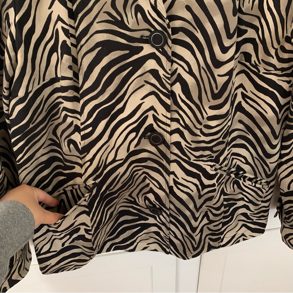 Chicos Zebra Print Stretch Button Jacket Size Xl - image 3
